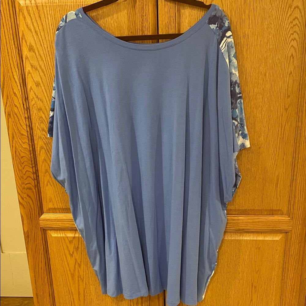 Isaac Mizrahi dolman sleeve top with contrast back, like new, size 5X